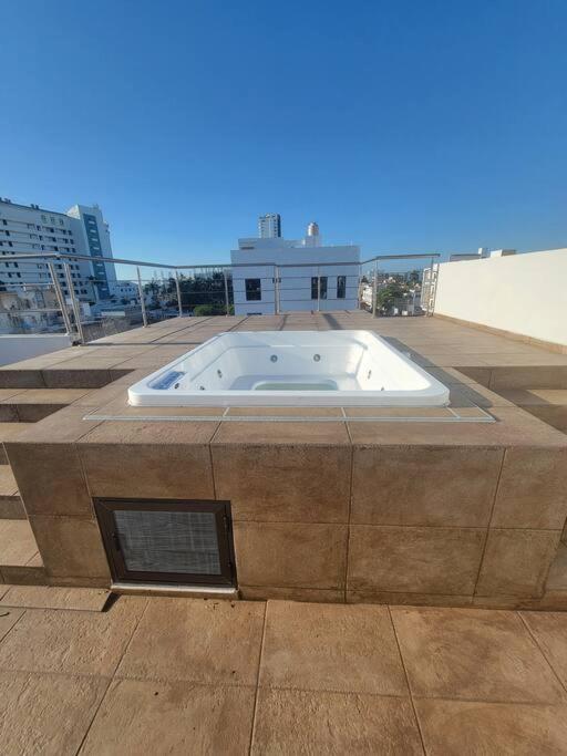 2Br-3Ba Condo Block From Beach W Rooftop Jacuzzi Mazatlán Eksteriør bilde