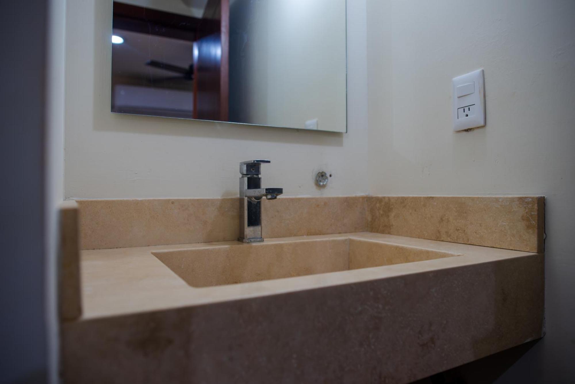 2Br-3Ba Condo Block From Beach W Rooftop Jacuzzi Mazatlán Eksteriør bilde